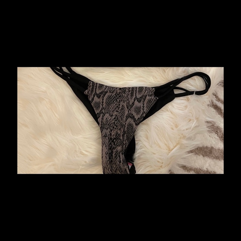 Double string micro snake print bottom